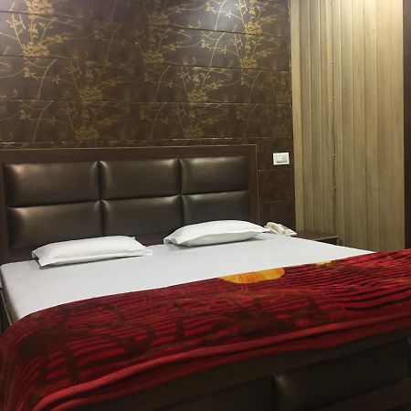 Oyo 12976 Hotel New Fiza จามมู ภายนอก รูปภาพ