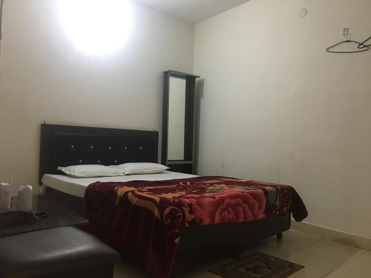 Oyo 12976 Hotel New Fiza จามมู ภายนอก รูปภาพ